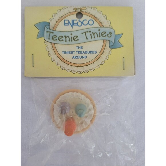 Enesco Teenie Tinies Miniature Doll House 1997 Colorful Bottles On Tray 317020 - Picture 1 of 4